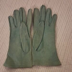 Vintage Sage Green Soft Goat Leather Suede Gloves Embroidered Small Size